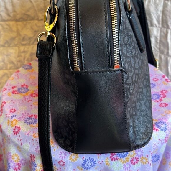 Dkny Heritage Coated Logo Leather Crossbody Satchel black/grey - Picture 5 of 10